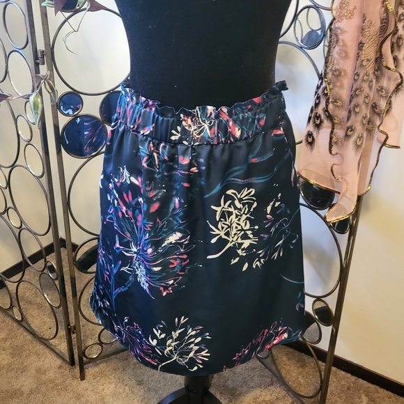 Floral Mini Skirt - Picture 1 of 5